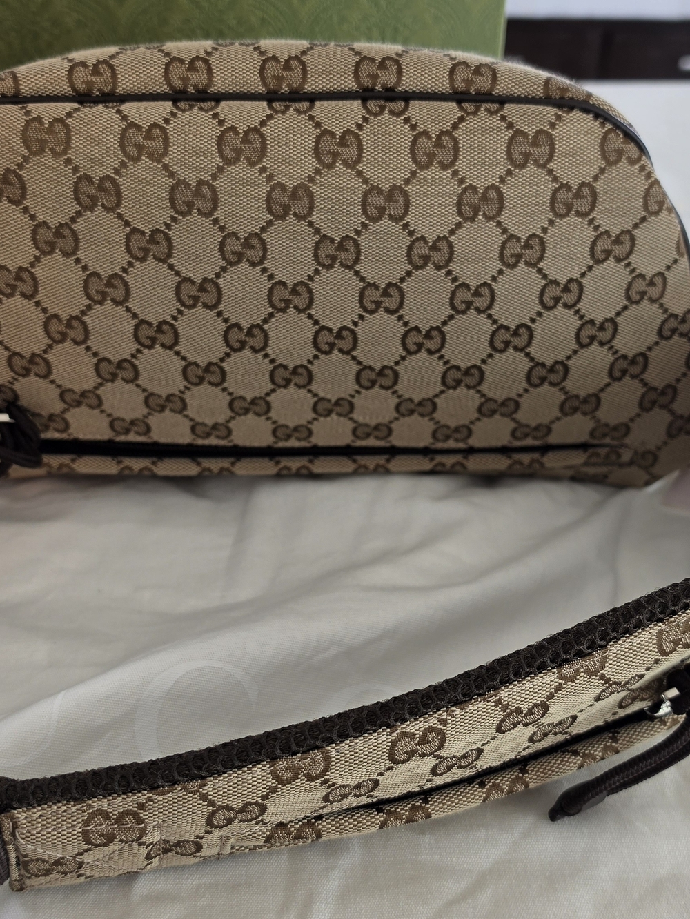 Gucci Beige Monogram Canvas Men’s Crossbody Belt Bag - Picture 3 of 12